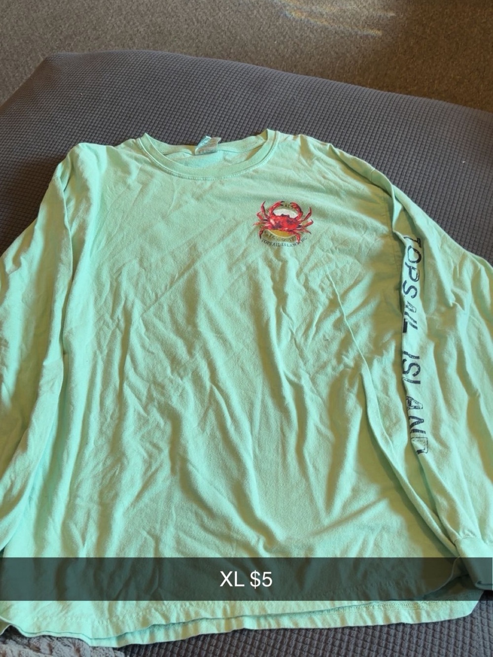 Men's Long-Sleeve Graphic Tee - Mint with Crab Accent